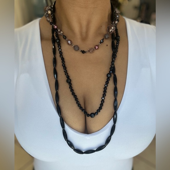 Beautiful 3 layered beaded necklace - Picture 2 of 5